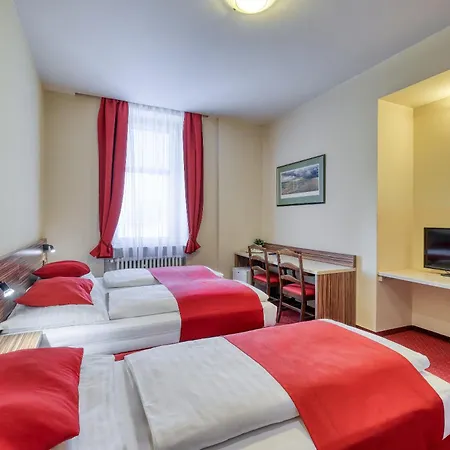 Continental Hotel 3*