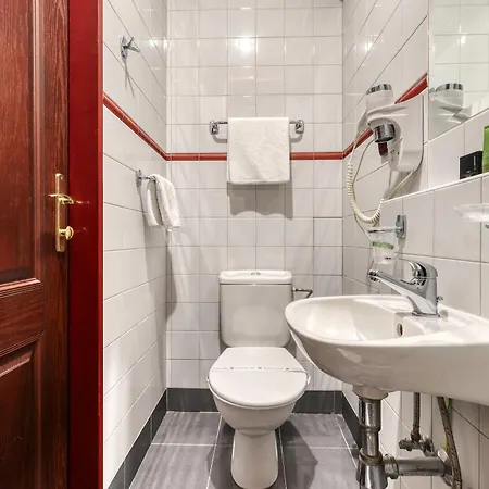 Continental Hotel 3*