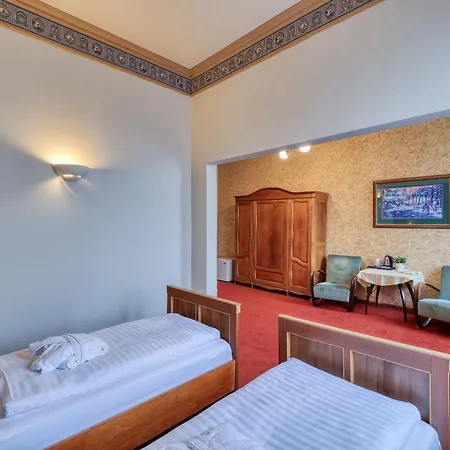 Continental Hotel 3*