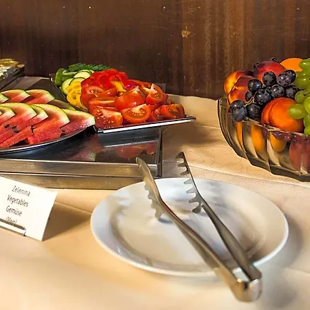 Continental Hotel 3*
