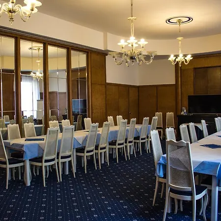 Continental Hotel 3*